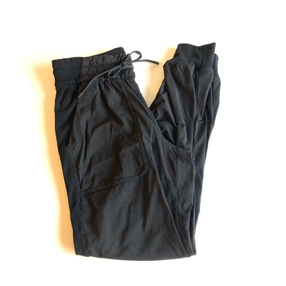 Lululemon Black Strip Two Pockets High Rise Loggers size 4 - Picture 2 of 14